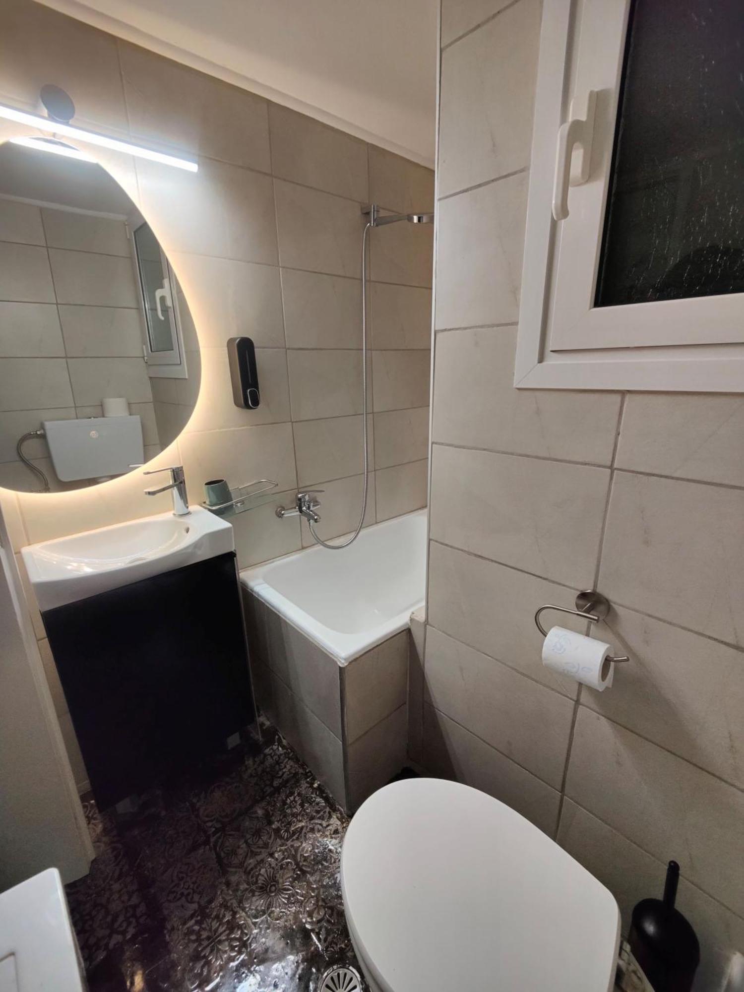 Apartment σπίτι για δυο στο κέντρο της αθήνας *